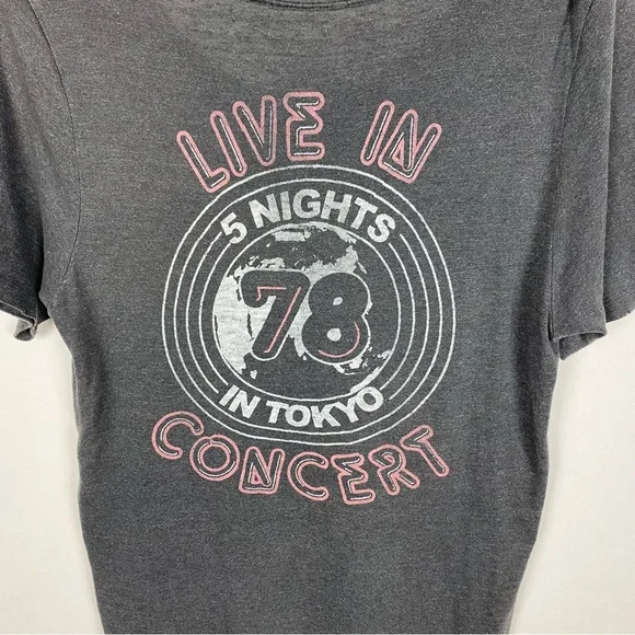 Junk Food Kiss Shirttail Band Tee Gray Size Medium - Picture 7 of 11